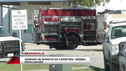 Derrame químicos en carretera genera movilización