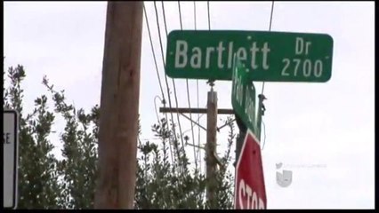 Conductor Impacta una Casa y Huye.