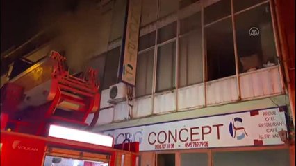 Mobilya imalathanesinde çıkan yangın söndürüldü