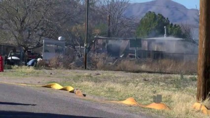 Mujer de Las Cruces pierde todo tras incendio