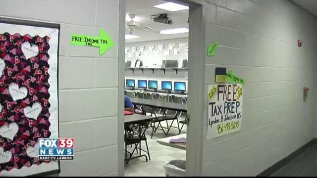 Student volunteers offer free income tax services