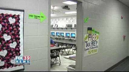 Student volunteers offer free income tax services