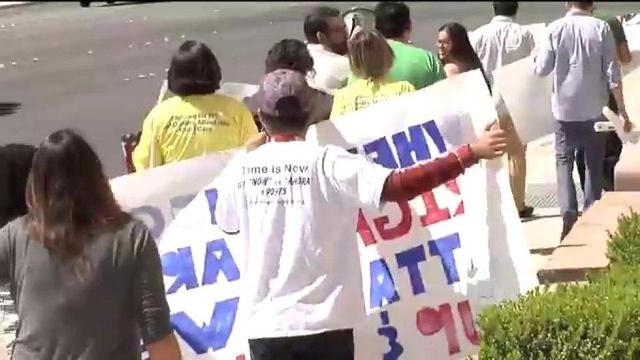 Congresista Joe Heck vota conta las ordenes ejecutivas de inmigracíon