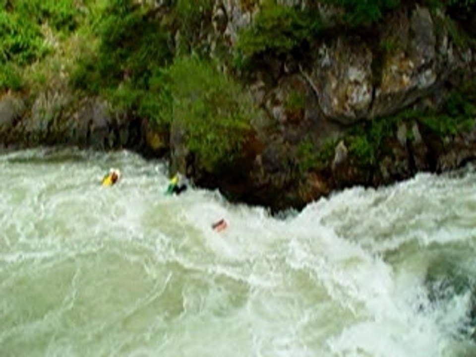 Hydrospeed dans les Pyrénées avec www.rocaqua.com