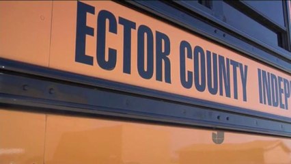 Olvida conductora a un niño de 4 años de edad en camión escolar en Odessa