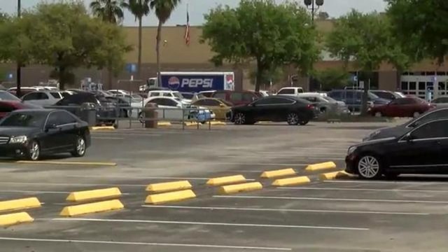 Tras las rejas pareja hispana que vendía drogas en estacionamiento de Walmart en Orlando