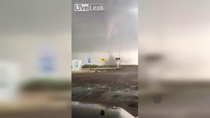 Tornado toca tierra cerca de Big Spring, TX