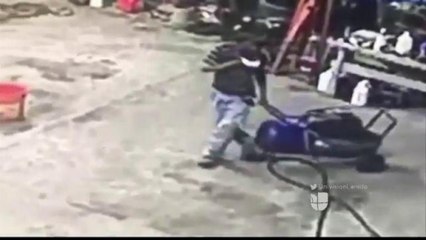 Roban en Lote de Autos