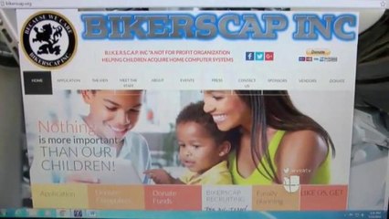 Organización dona computadoras a niños de la Florida