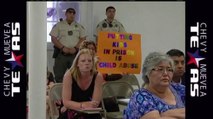 Residentes hablan sobre el Centro de Detención  familiar en Jim Wells