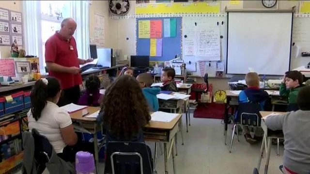 VIDEO: Condado de Hillsborough recluta maestros boricuas