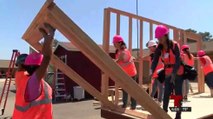Erradican machismo enseñando construcción y carpintería a mujeres en San Diego