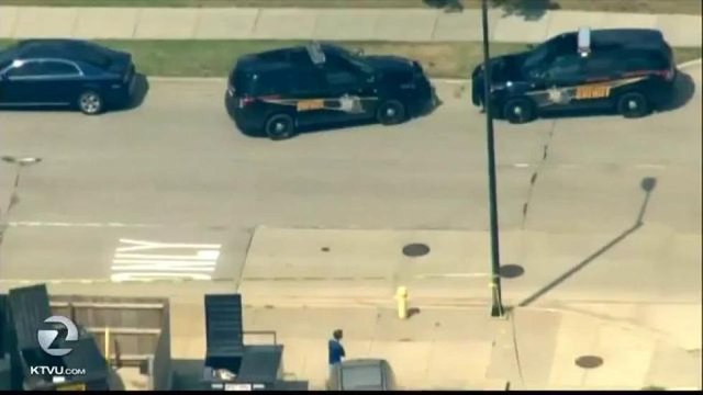 INMATE KILLS TWO BAILIFFS IN MICHIGAN COURTHOUSE SHOOTING