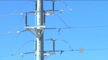 Gobernador de California planea convertir al Estado en líder en energías limpias