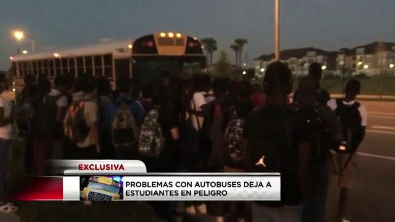VIDEO: Falta de seguridad en parada de autobús escolar en Condado Orange