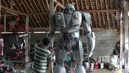 Rakit Robot Raksasa dari Motor Bekas, Karya Warga Bantul Ini Sudah Merambah Pasar Eropa