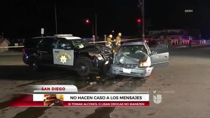 VIDEO: Conductora choca contra patrulla de caminos