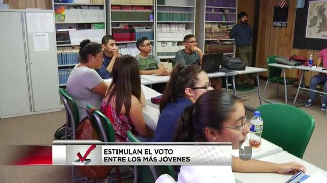 Educan a jóvenes estudiantes a ser votantes activos
