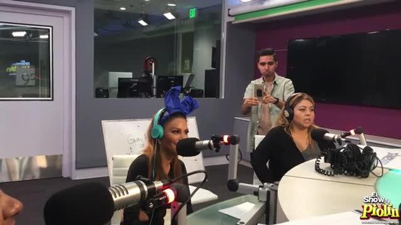 La conejita de Playboy Mexico Gaby Ramírez cayó en la broma de Piolin! ¡Mira como intentó mantener la calma!