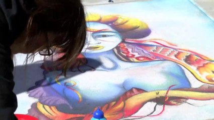 Jóvenes en El Paso entre el arete y la cultura