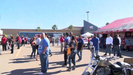 Festejan día de automovilismo