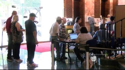 Laredenses acuden a votar masivamente en las votaciones anticipadas.