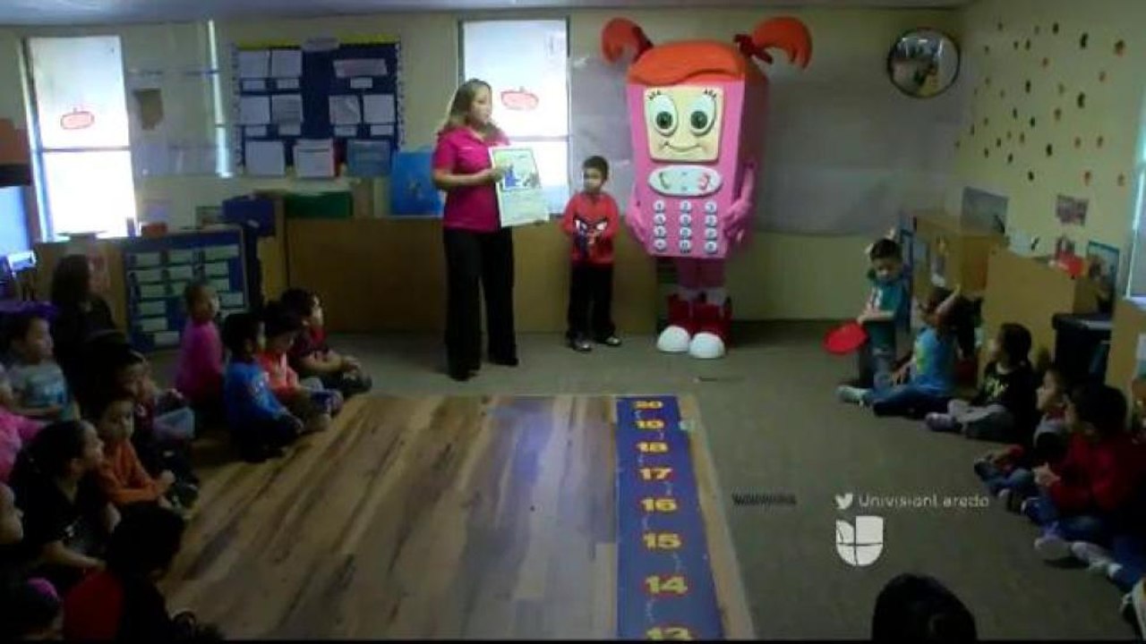 Pequeños aprenden a usar el sistema de emergencia 9-1-1