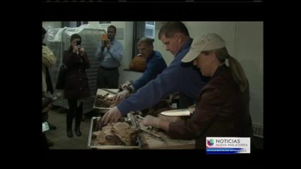 VIDEO: Funcionarios públicos llegan a albergue como voluntarios