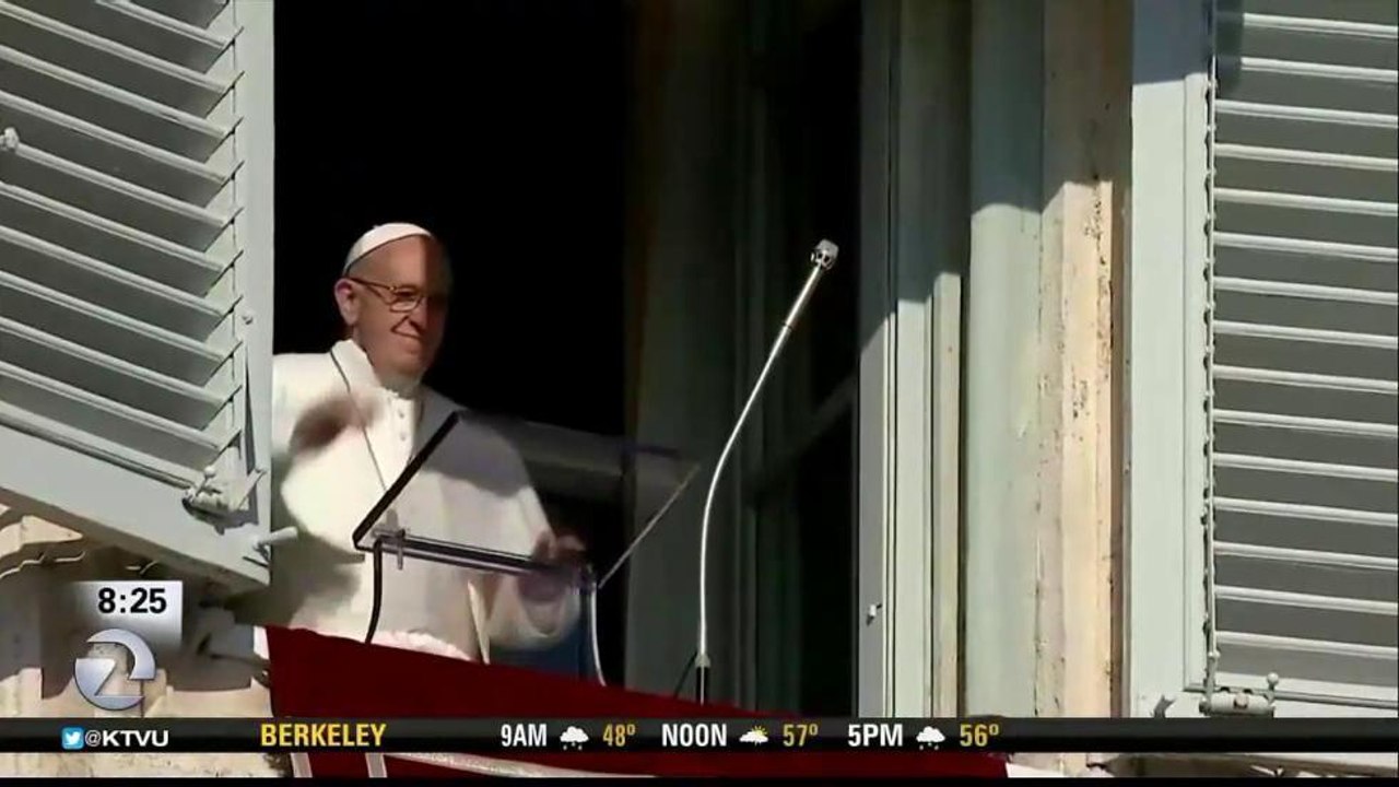 POPE PRAYS FOR QUAKE VICTIMS