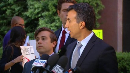 Anuncian acuerdo millonario en demanda colectiva contra Trump