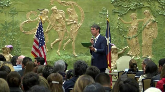 Dreamers dan su testimonio a congresista paseño