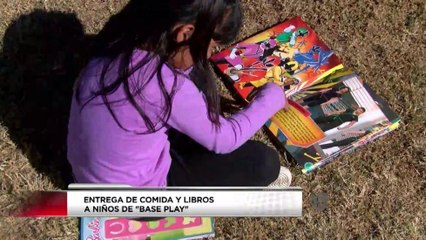 Más de 200 estudiantes del programa BASE PLAY reciben libros y comida