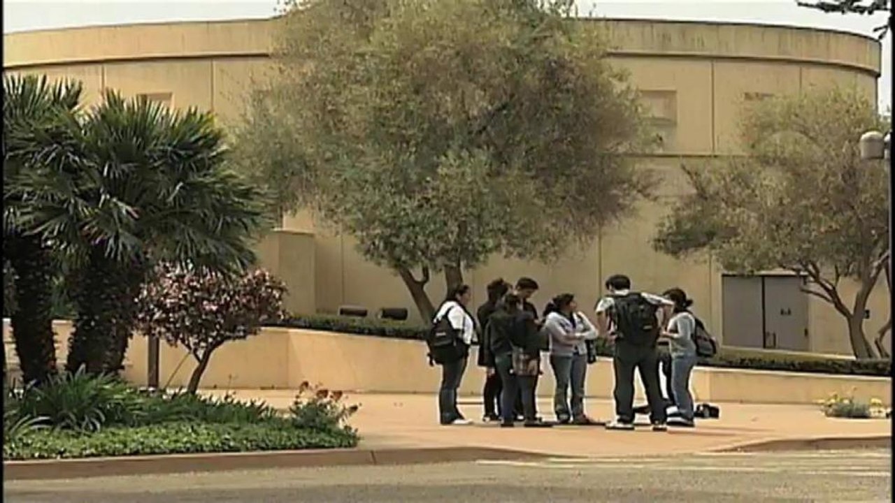 VIDEO: Becas en Santa B. para estudios universitarios a jóvenes AB 540