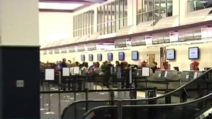 Clientes de Allegiant Airlines continúan atrapados en Sanford