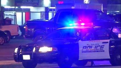 Policía balea a sospechoso que los amenazaba con un cuchillo