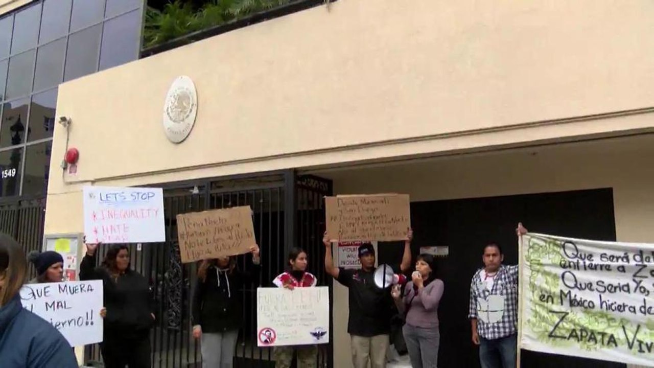 Protestan en consulado mexicano de San Diego por gasolinazo
