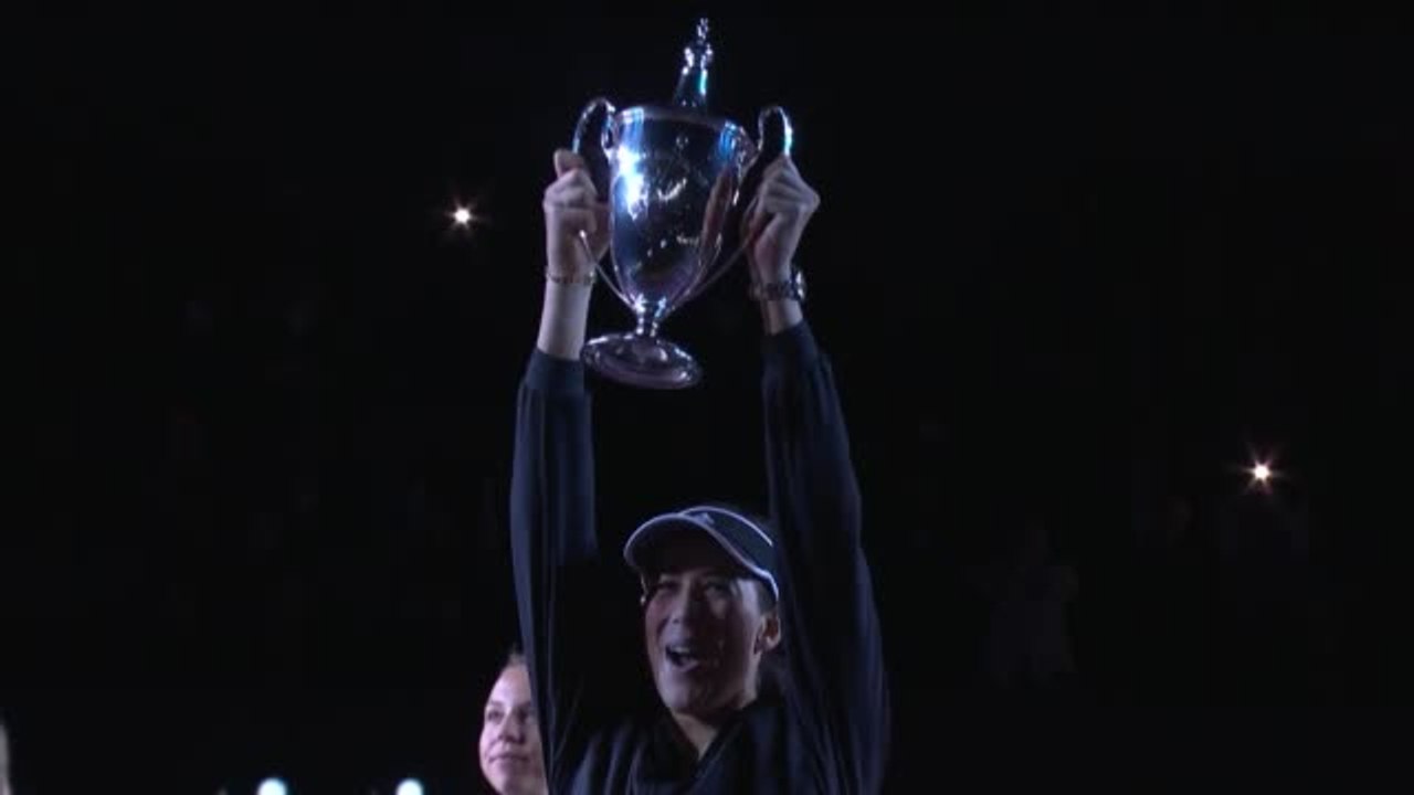 Muguruza takes title in Mexico to end year on a high
