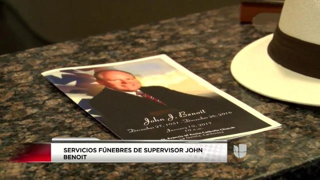 Servicios fúnebres para el supervisor del condado John Benoit