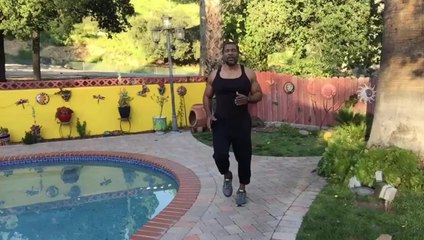 Ejercicios simples de calentamiento por Carlos Álvarez.