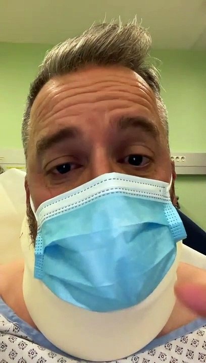 Olivier Gayat de "Familles nombreuses" à l'hôpital, ses vêtements complètement déchirés