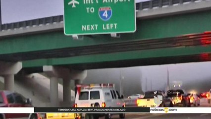 Cierran parte de la carretera 528 por incendio forestal