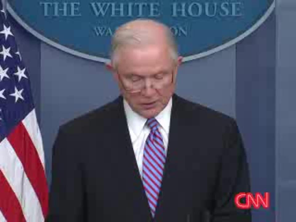 Sessions amenaza a ciudades santuario
