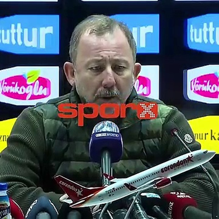 Sergen Yalçın: "Maalesef cevap alamıyoruz sahadan!"