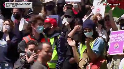 Australianos manifestam-se contra e em favor das medidas sanitárias