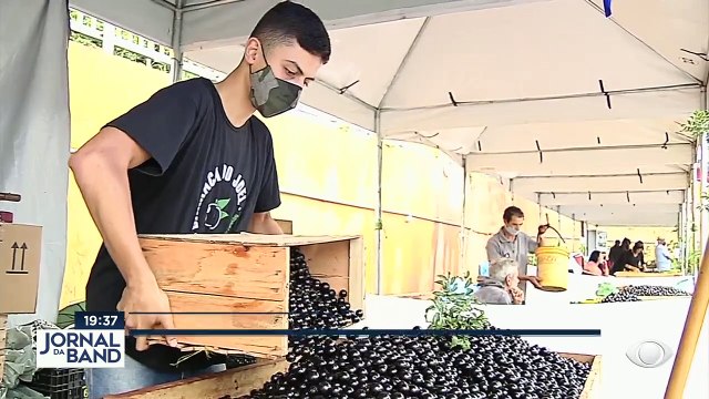 Dizem que jabuticaba só tem no Brasil. Então você vai conhecer agora a capital mundial da fruta, que fica em Minas Gerais.