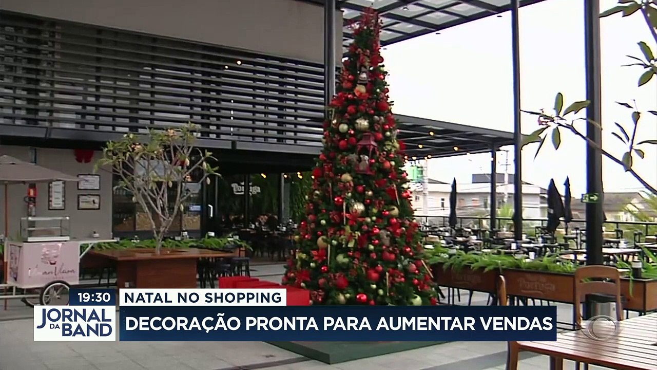 Em todo o Brasil, devidamente decorados, os sho...