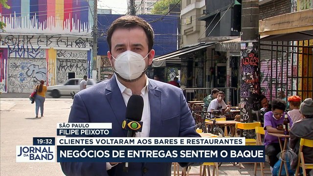 Com a volta dos clientes a bares e restaurantes, os negócios que abriram só pra fazer entrega sentem o baque e começam a planejar mudanças pra se adaptar.