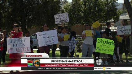 Protestan maestros, inconformes con decisiones del colegio