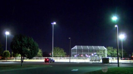 Personas con discapacidad tendrán parque de béisbol por las noches