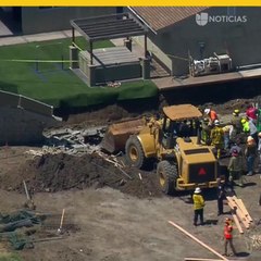 Hombre queda atrapado debajo de una pared en El Cajón